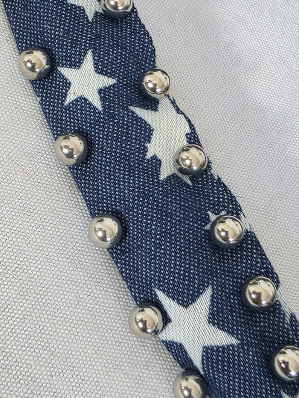Studded Star Print Magnetic Choker Scarf – Blue Denim Style Americana - Picture 5 of 9
